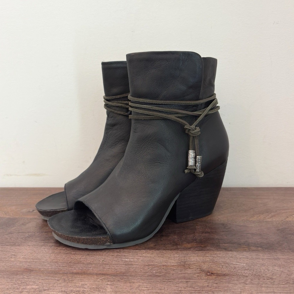 OTBT Ankle Booties Vagabond Peep Toe Leather Comfort Chunky Heel Boho Women's 9‎